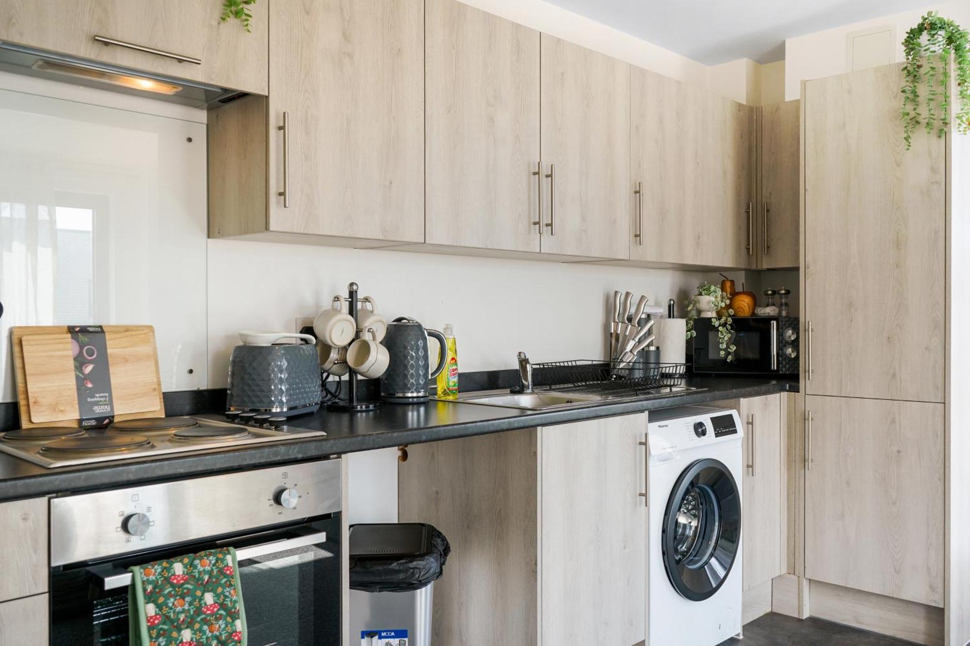 Modern Apartments With Free Parking Near Heathrow Colnbrook ภายนอก รูปภาพ