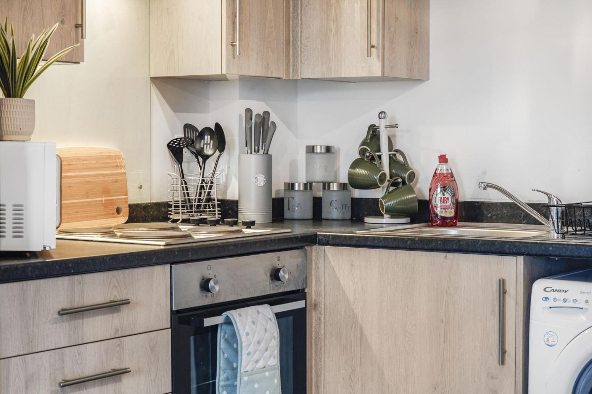 Modern Apartments With Free Parking Near Heathrow Colnbrook ภายนอก รูปภาพ