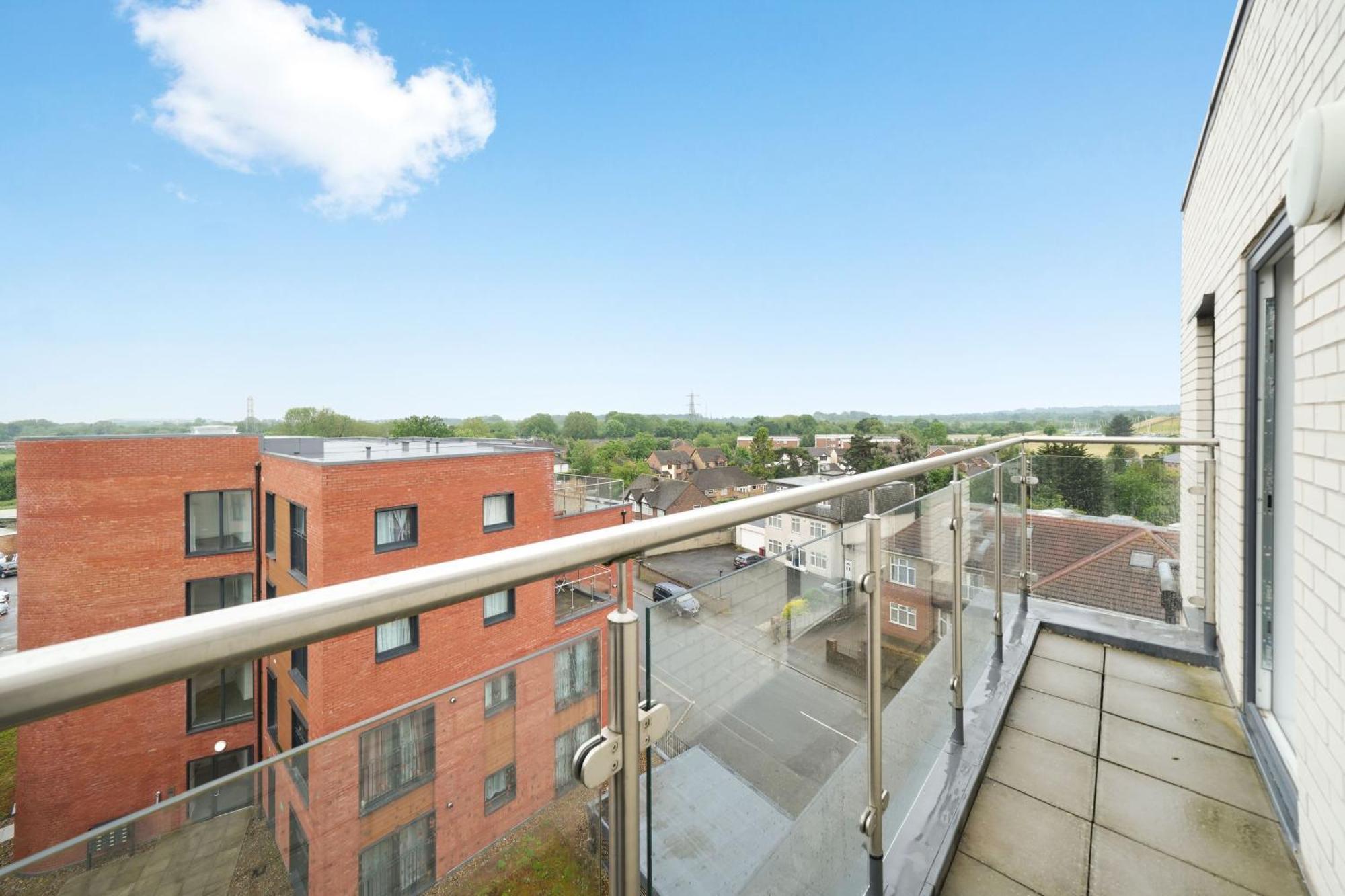 Modern Apartments With Free Parking Near Heathrow Colnbrook ภายนอก รูปภาพ
