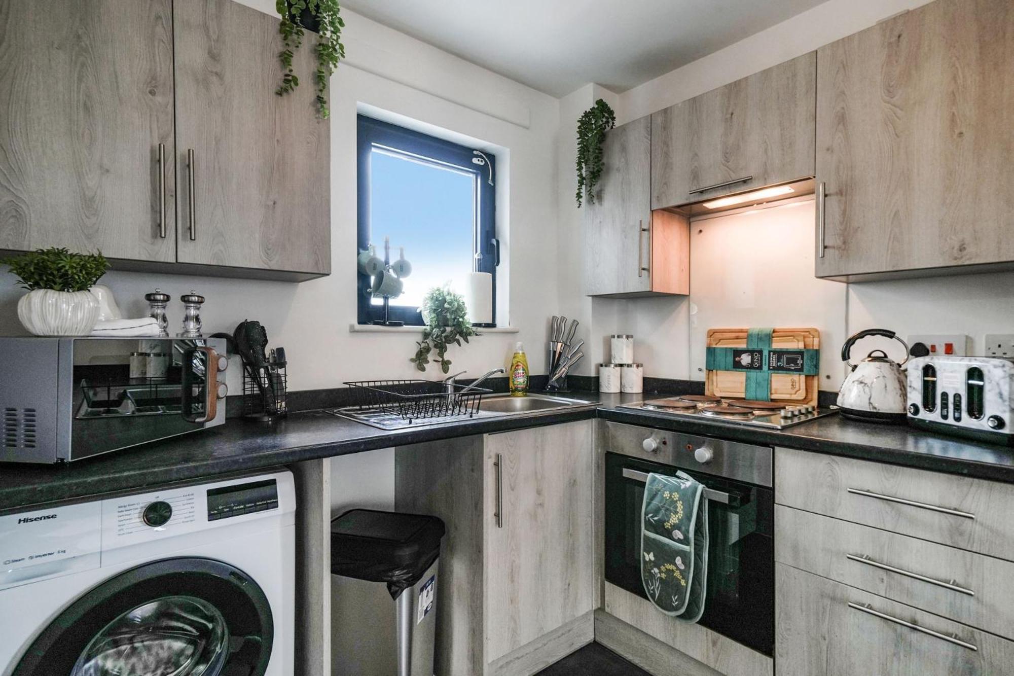 Modern Apartments With Free Parking Near Heathrow Colnbrook ภายนอก รูปภาพ