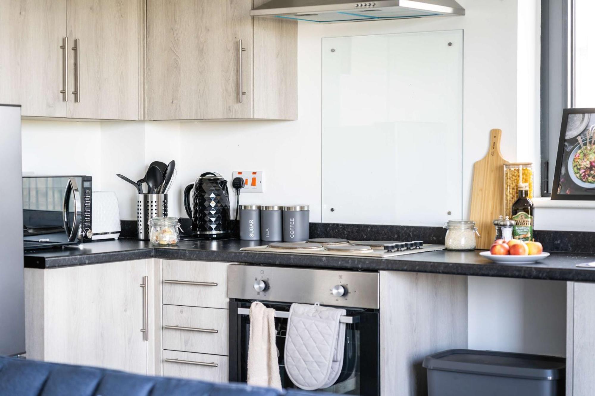Modern Apartments With Free Parking Near Heathrow Colnbrook ภายนอก รูปภาพ