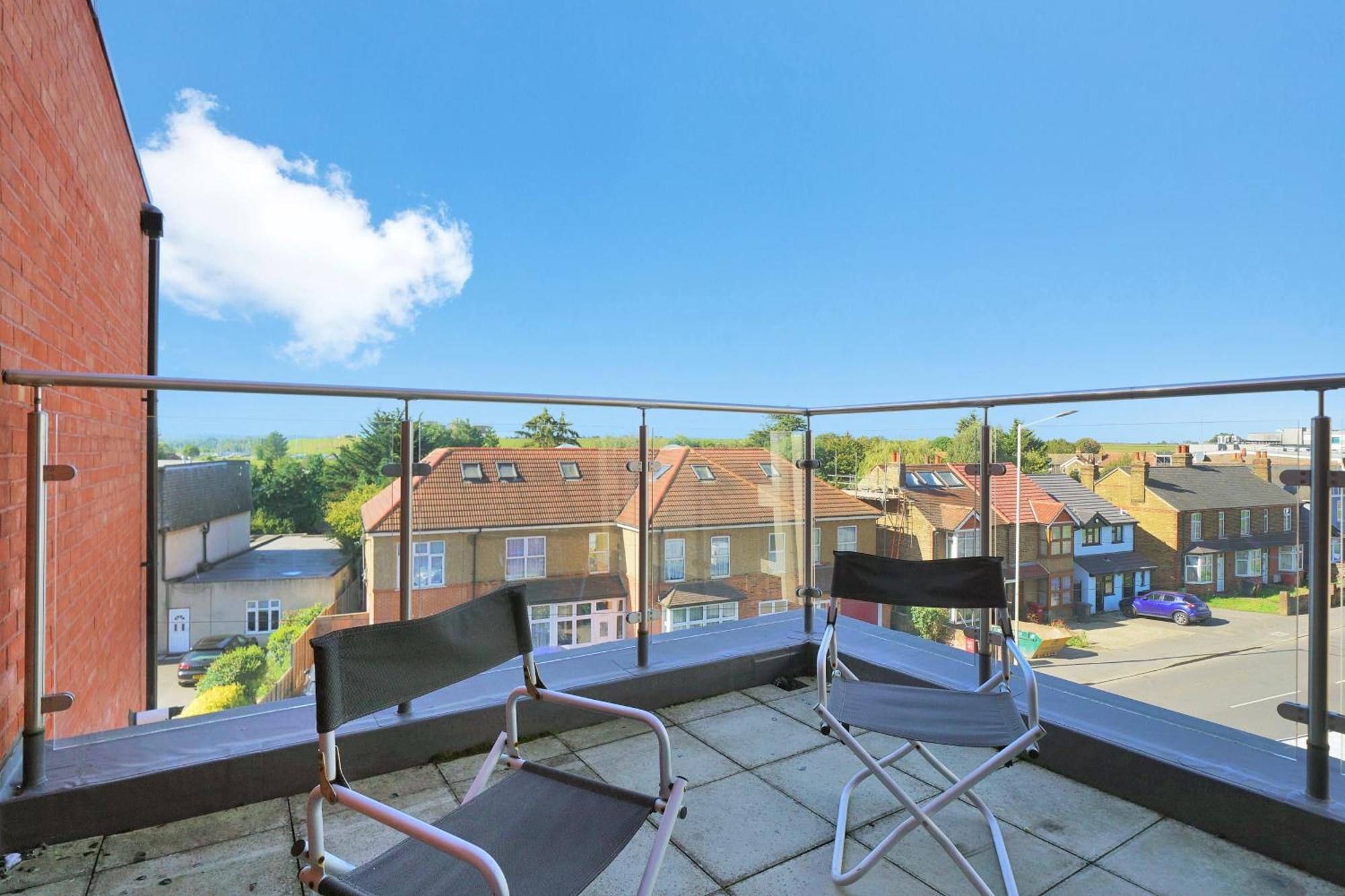Modern Apartments With Free Parking Near Heathrow Colnbrook ภายนอก รูปภาพ